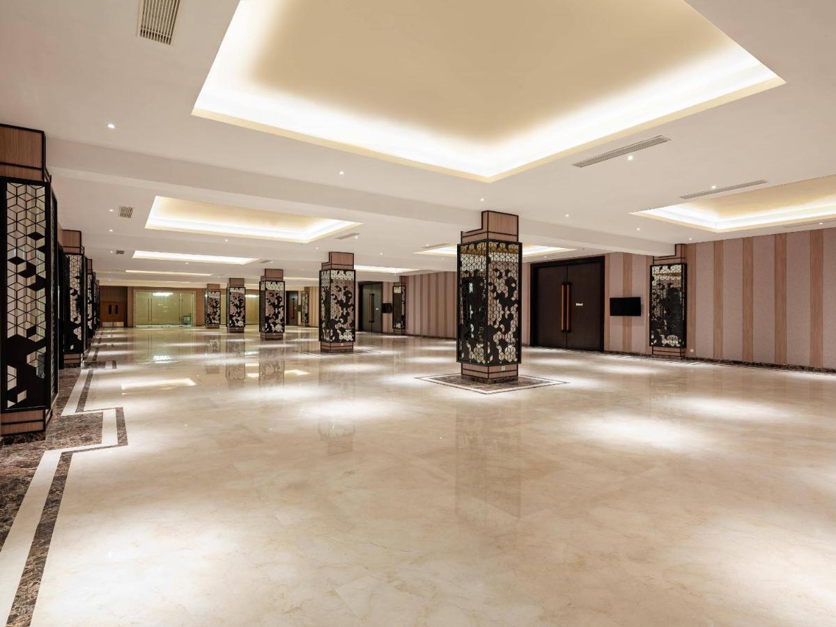 Aston Gresik Hotel & Conference Center Ngoại thất bức ảnh