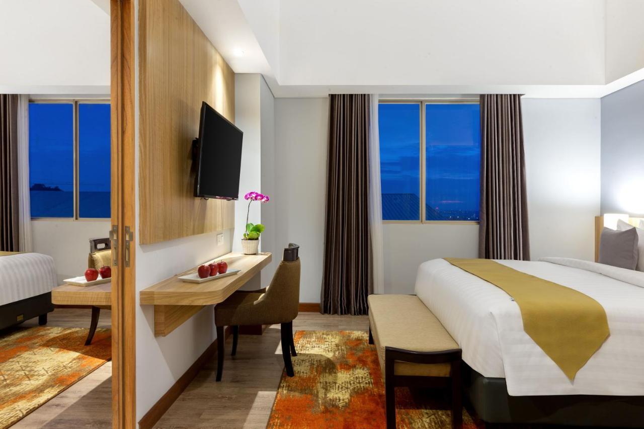 Aston Gresik Hotel & Conference Center Ngoại thất bức ảnh