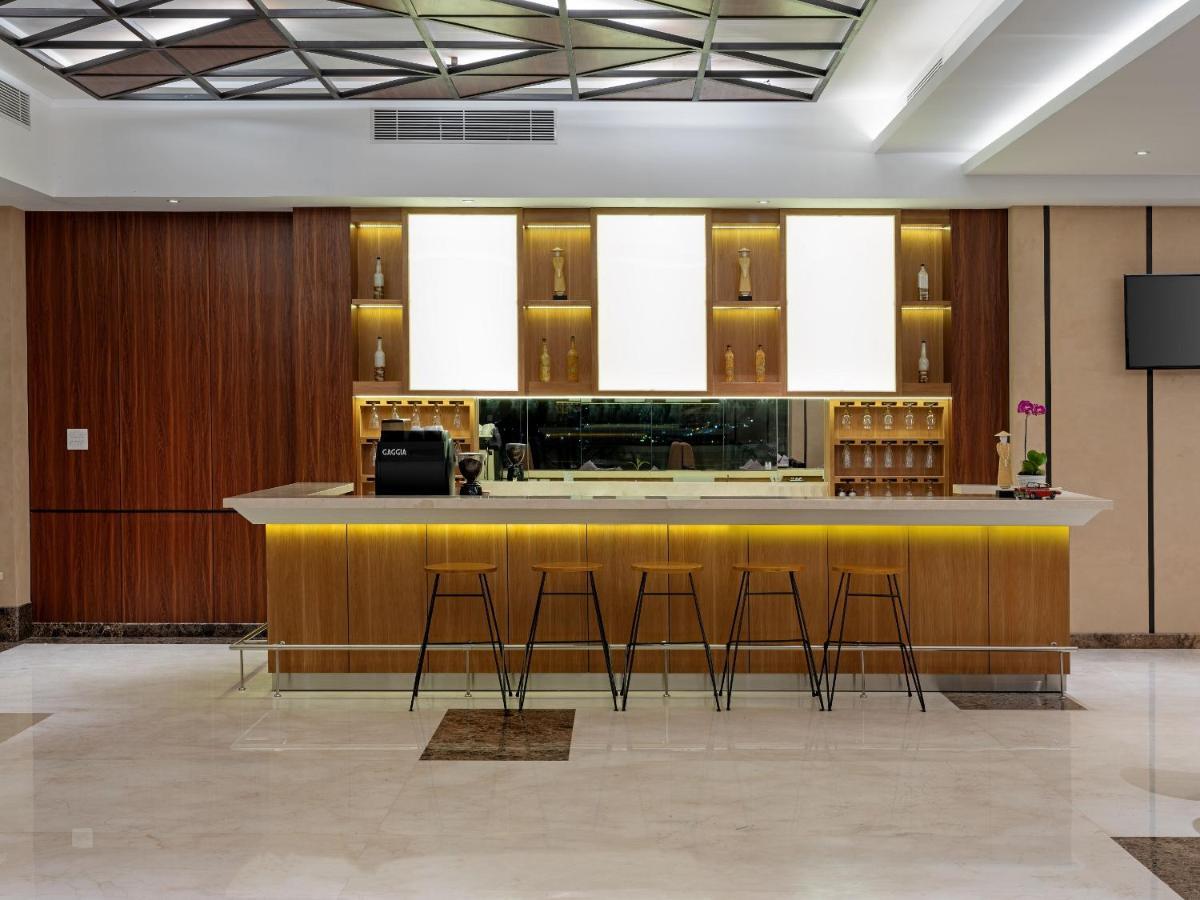 Aston Gresik Hotel & Conference Center Ngoại thất bức ảnh